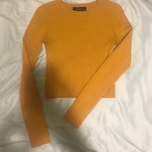Yellow stretchy long sleeve crop top